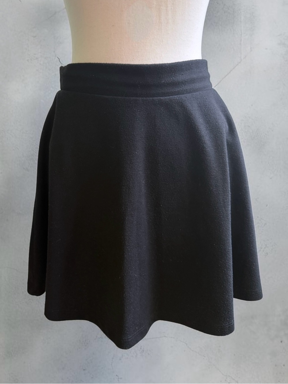 Decree Black Circle Mini Skirt Sz Medium